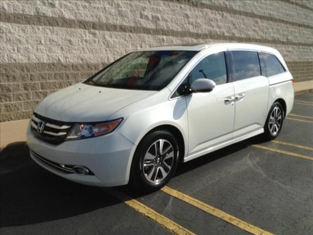 Honda Odyssey 2014 photo 2