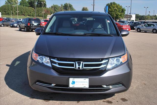 Honda Odyssey 2014 photo 3
