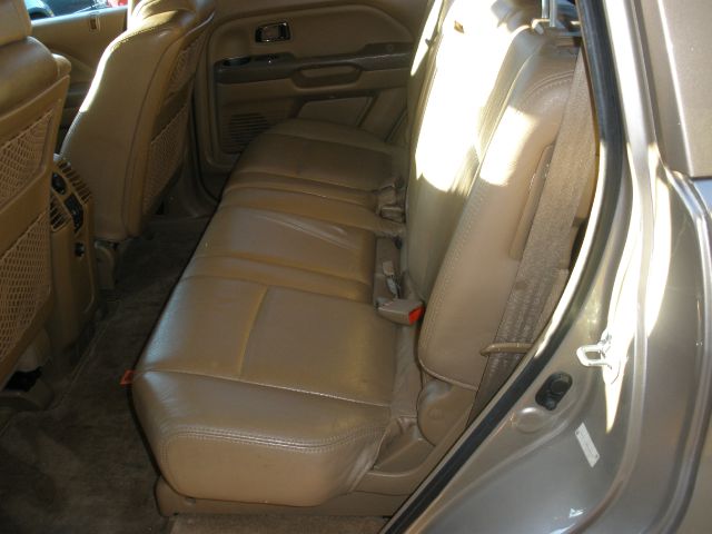 Honda Pilot 2500hd LS 4X4 SUV