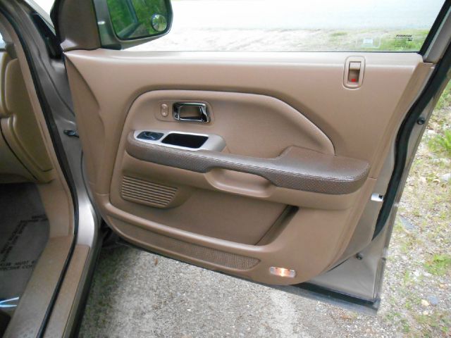 Honda Pilot 2004 photo 1