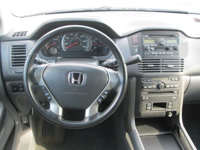 Honda Pilot 2004 photo 3