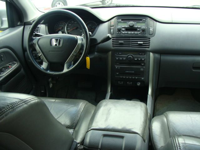 Honda Pilot 2005 photo 2