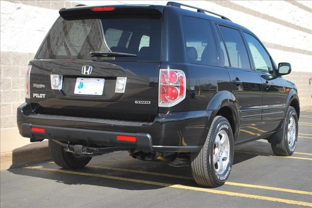 Honda Pilot LS 2WD SUV