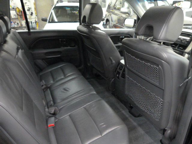 Honda Pilot BASE LS XTR SUV