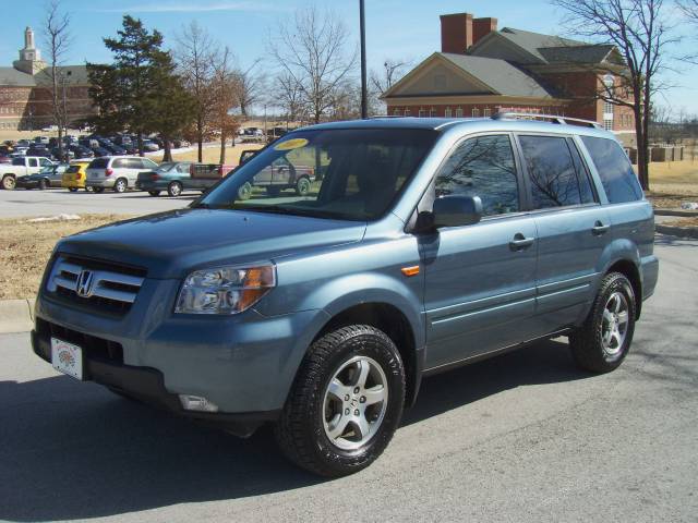 Honda Pilot Z85 LS Sport Utility