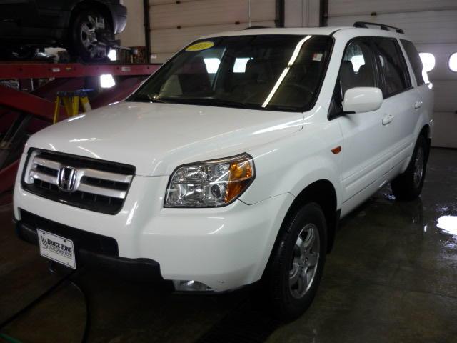 Honda Pilot LS 2WD Sport Utility