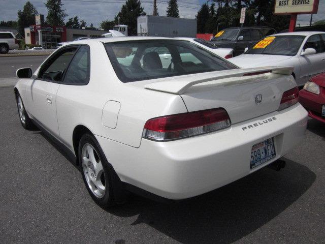 Honda Prelude 2000 photo 1