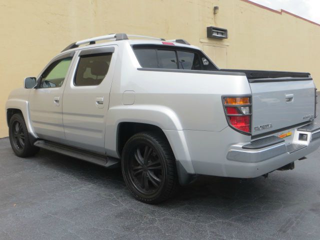 Honda Ridgeline LT1 Ext. Cab Long Box 4WD Pickup Truck