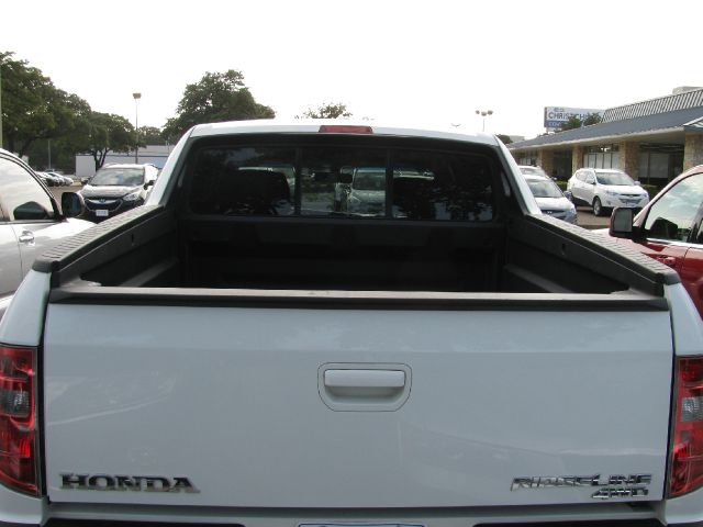 Honda Ridgeline 2011 photo 2