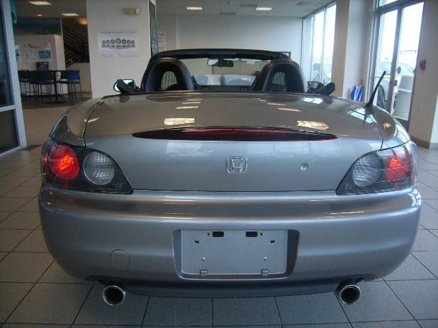 Honda S2000 2001 photo 2