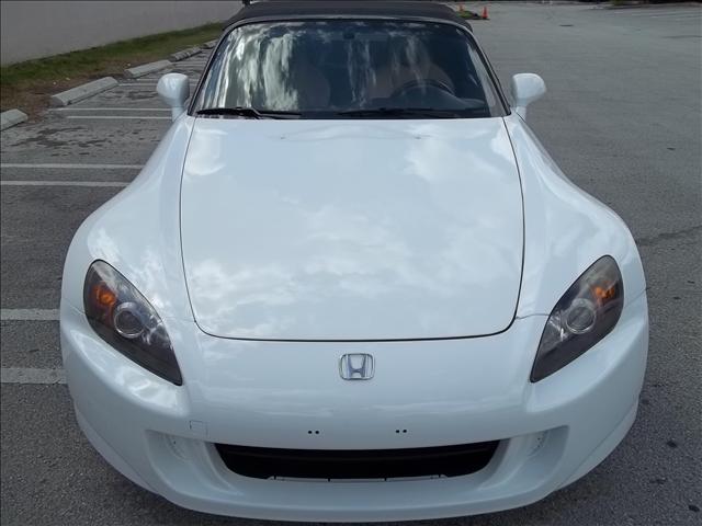 Honda S2000 2004 photo 2