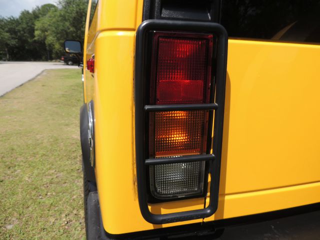 Hummer H2 2003 photo 105