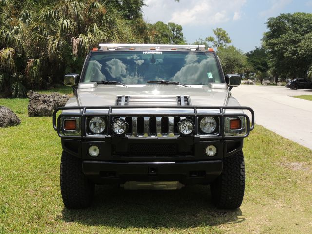 Hummer H2 2004 photo 19