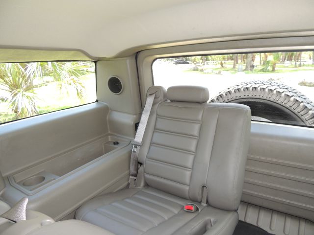 Hummer H2 2004 photo 5