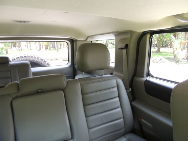 Hummer H2 2004 photo 85