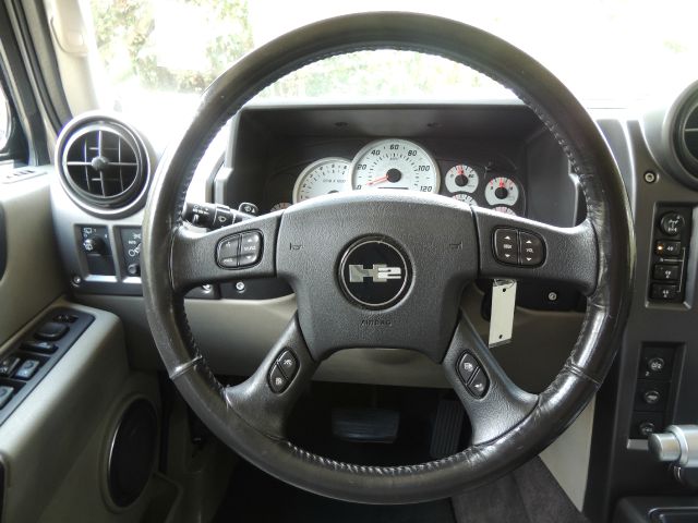 Hummer H2 2004 photo 97