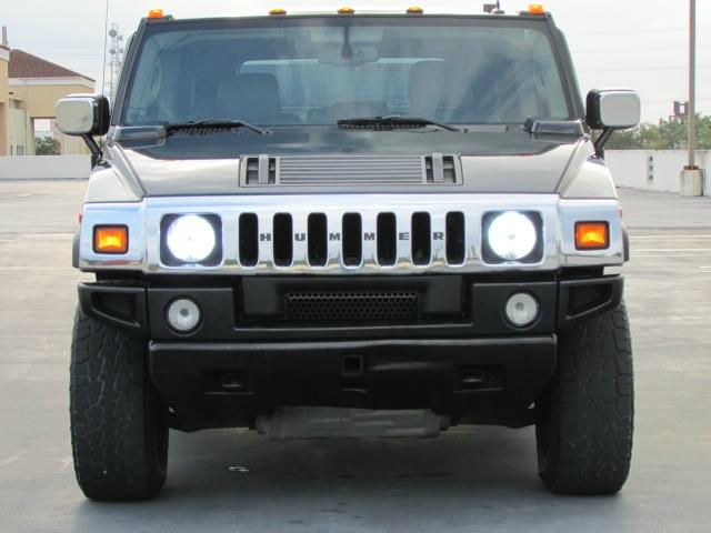 Hummer H2 2004 photo 2