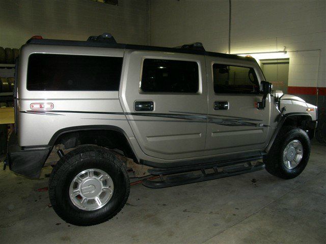 Hummer H2 2004 photo 2