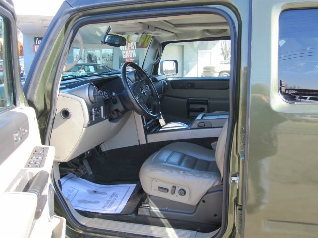 Hummer H2 2004 photo 2