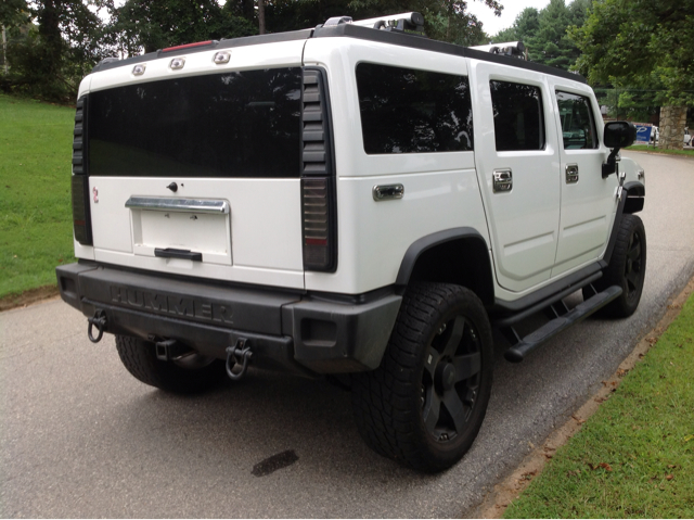 Hummer H2 2004 photo 2