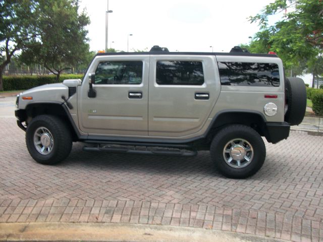 Hummer H2 2004 photo 1