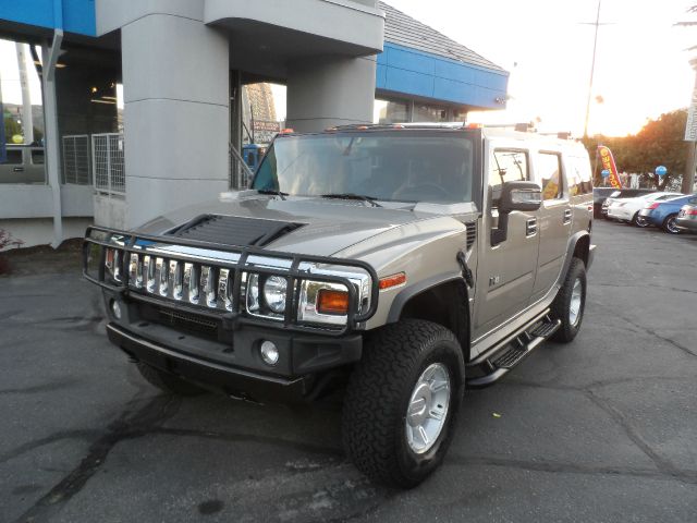 Hummer H2 2004 photo 2