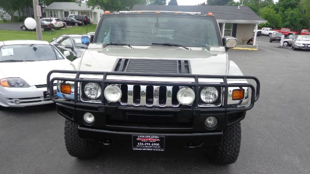 Hummer H2 2004 photo 2