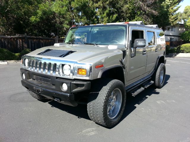 Hummer H2 2004 photo 2