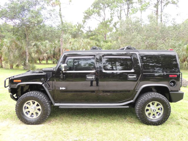 Hummer H2 2004 photo 1