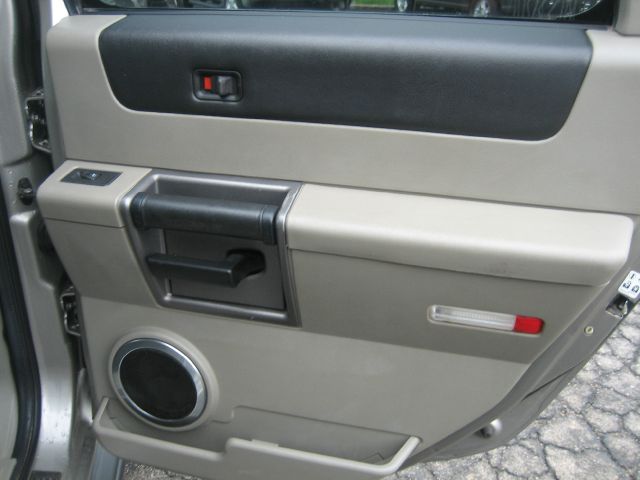 Hummer H2 2004 photo 15