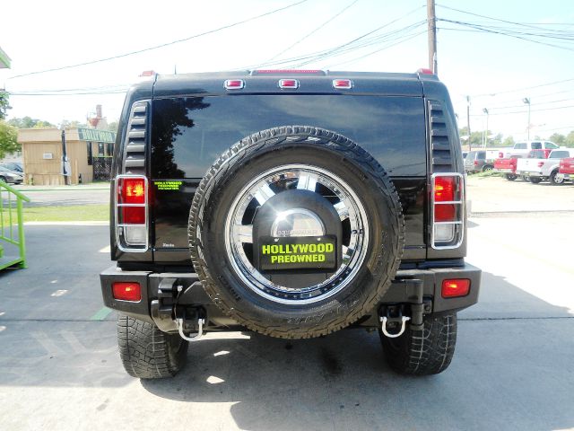 Hummer H2 2004 photo 2