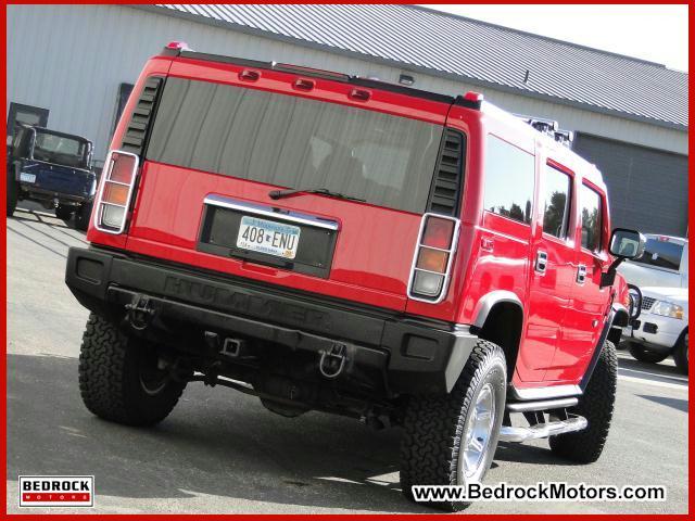 Hummer H2 2004 photo 2