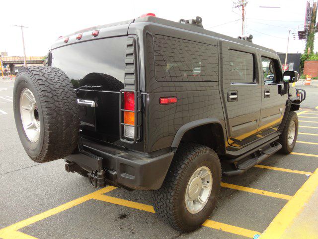 Hummer H2 2004 photo 3