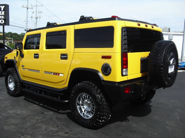 Hummer H2 2005 photo 2