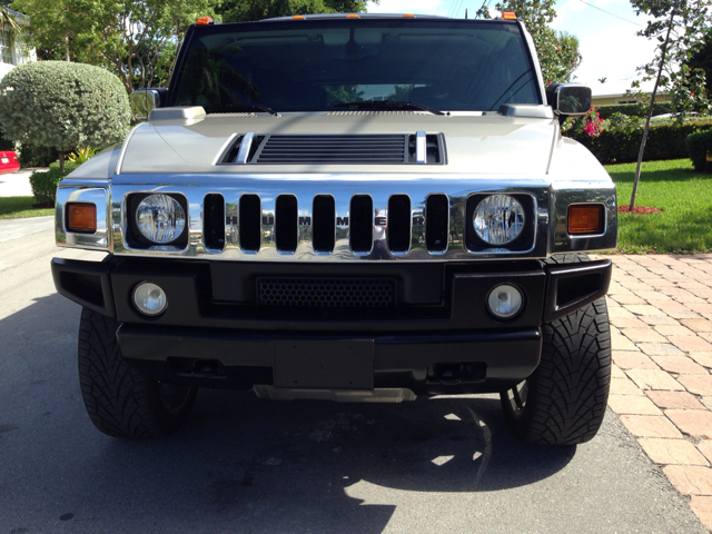 Hummer H2 2005 photo 2