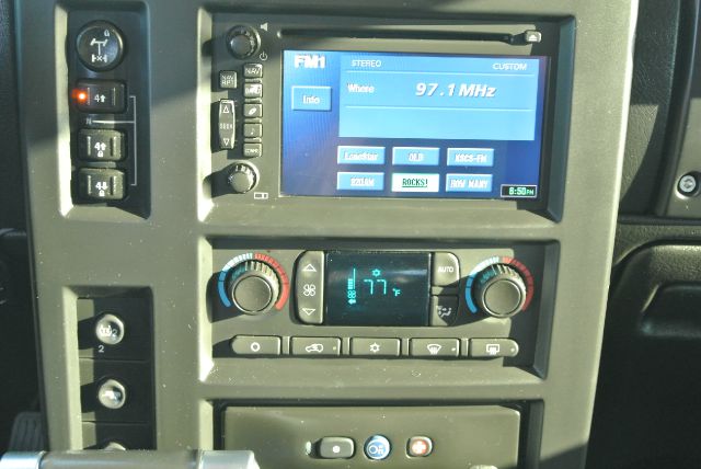 Hummer H2 2005 photo 2