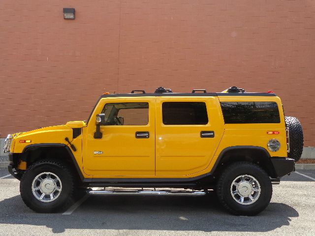 Hummer H2 2005 photo 2