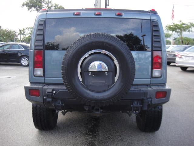 Hummer H2 2006 photo 1