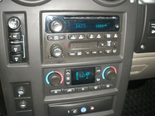 Hummer H2 2006 photo 16