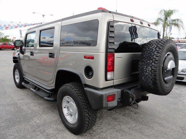 Hummer H2 2006 photo 2