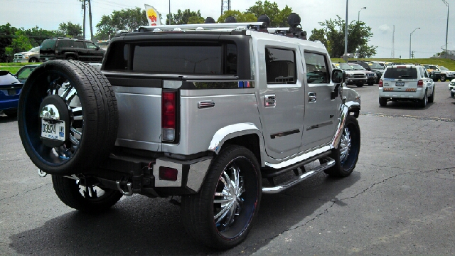 Hummer H2 SUT 2005 photo 2