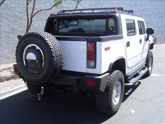 Hummer H2 SUT 2006 photo 2