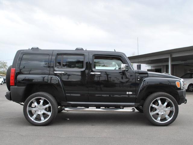 Hummer H3 2006 photo 1