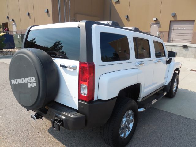 Hummer H3 2006 photo 2