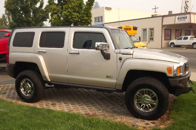 Hummer H3 2006 photo 1