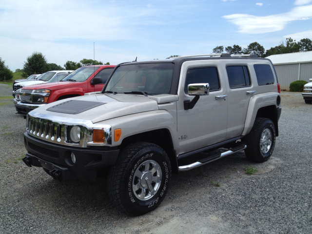 Hummer H3 2006 photo 2