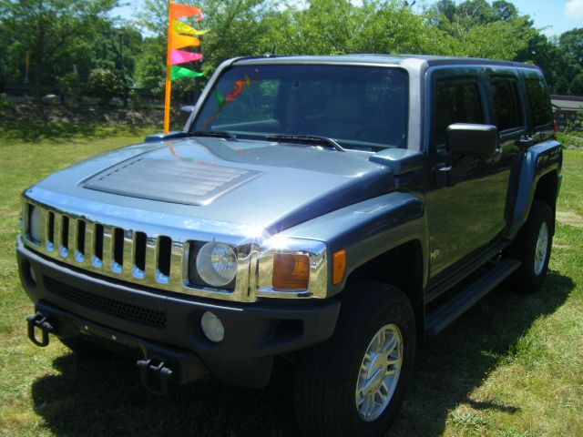 Hummer H3 3.8L MUST Seeone Owner Clean Carfax Sedan SUV