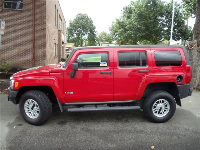 Hummer H3 2006 photo 2