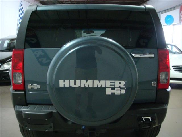 Hummer H3 2006 photo 2