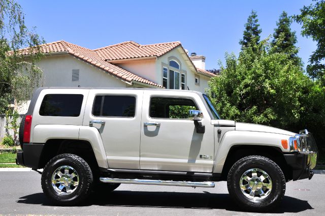 Hummer H3 2006 photo 1